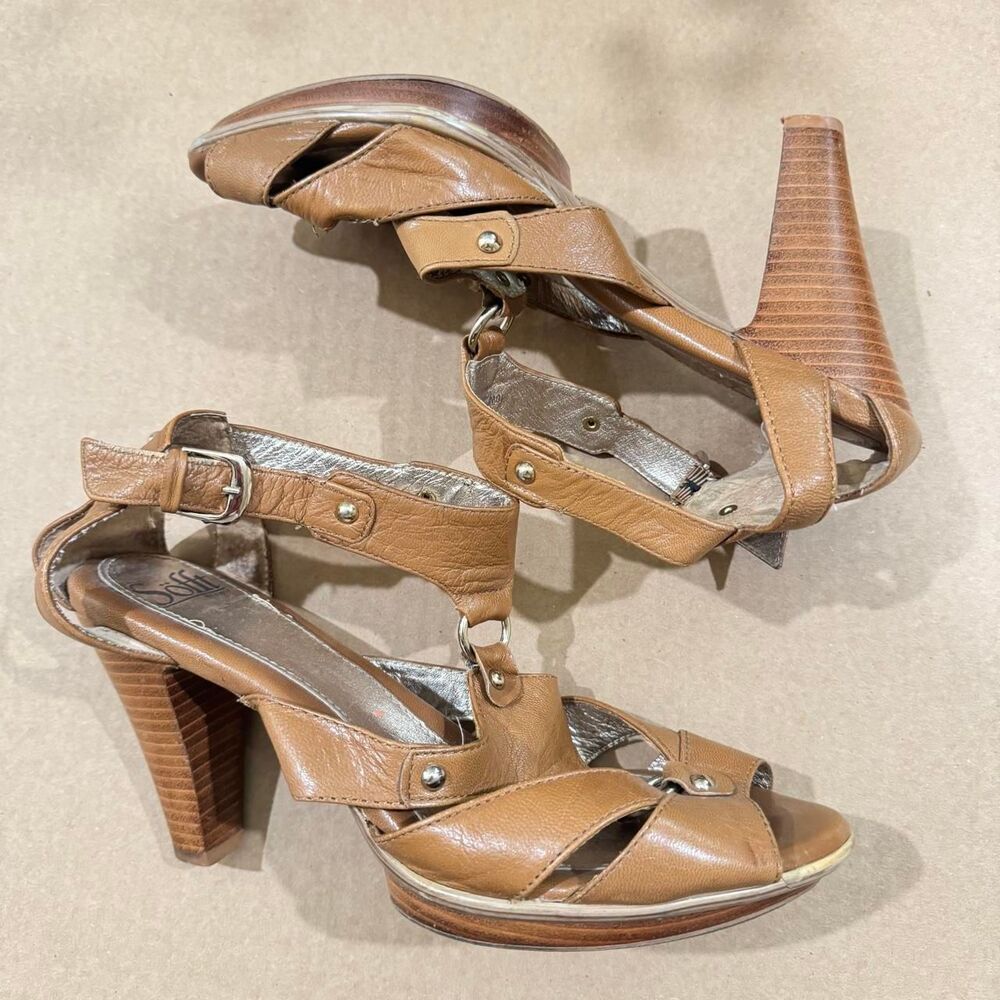 Sofft Women’s 10W Wide Tan Brown Leather Strappy Platform Heel Sandals Y2K